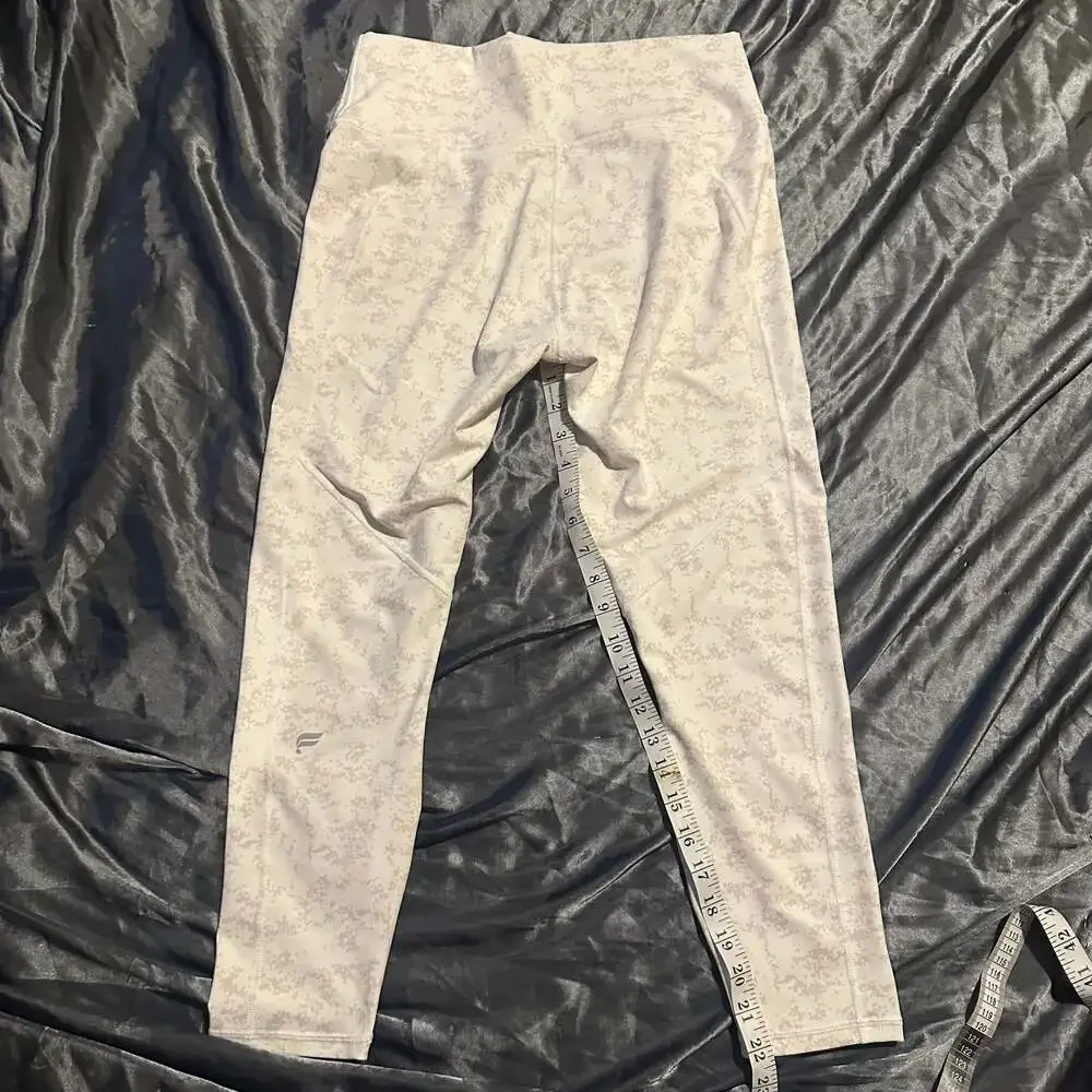 Fabletics Define PowerHold HighWaisted 7/8 Leggings in Soft White Mini Neue Camo - Picture 5 of 7